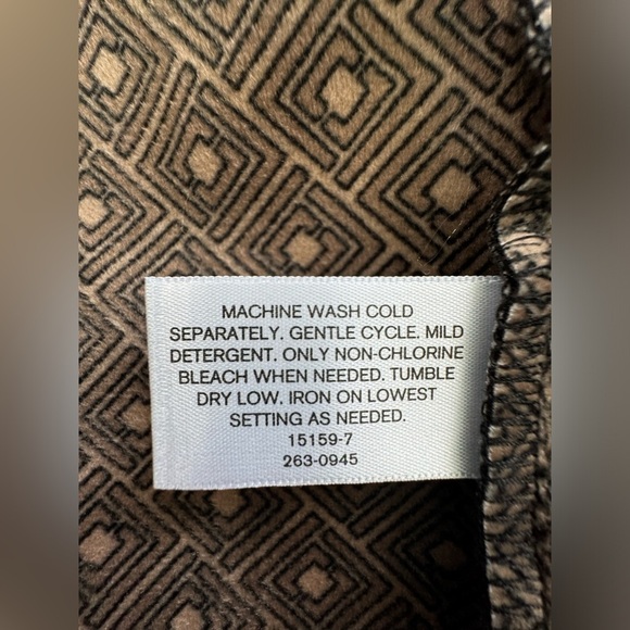 Liz Claiborne All Weather Midweight Softshell Black Jacket Small Bella Swan rain - Picture 13 of 13